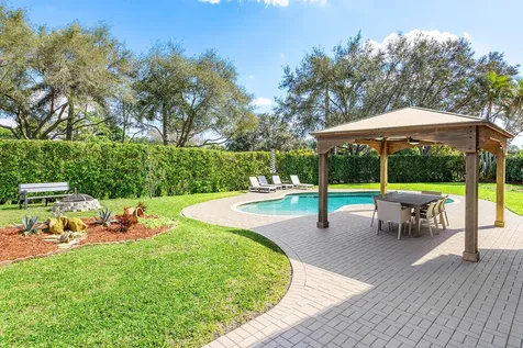 5077 Prairie Dunes Village Circle Lake Worth FL 33463