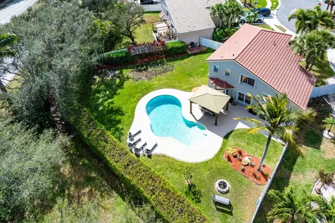5077 Prairie Dunes Village Circle Lake Worth FL 33463