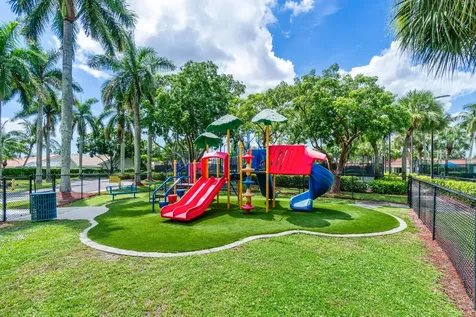 5077 Prairie Dunes Village Circle Lake Worth FL 33463
