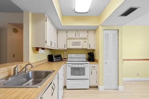 10 Willowbrook Lane Delray Beach FL 33446