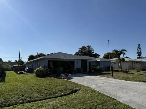 826 Se Quiescent Lane Port Saint Lucie FL 34983