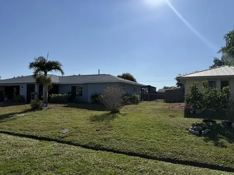 826 Se Quiescent Lane Port Saint Lucie FL 34983