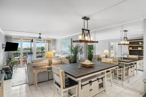 7 Royal Palm Way Boca Raton FL 33432