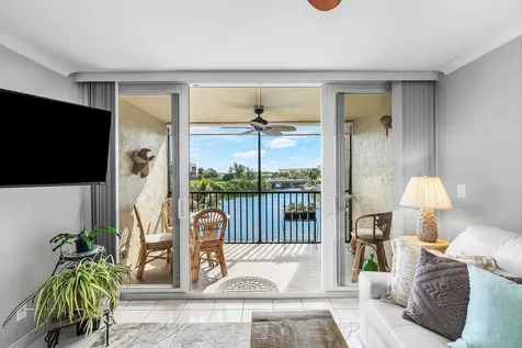 7 Royal Palm Way Boca Raton FL 33432