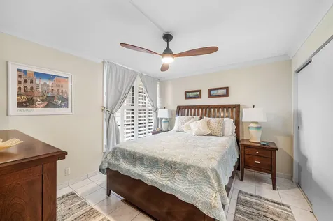 7 Royal Palm Way Boca Raton FL 33432