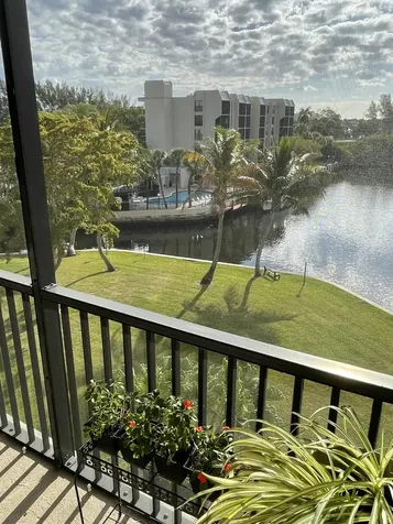 7 Royal Palm Way Boca Raton FL 33432