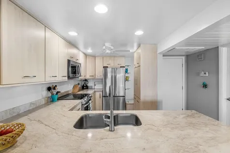 7 Royal Palm Way Boca Raton FL 33432