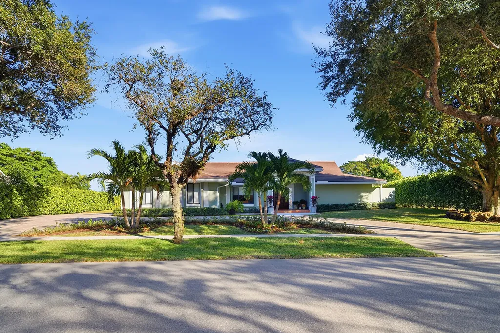2308 Embassy Drive West Palm Beach FL 33401