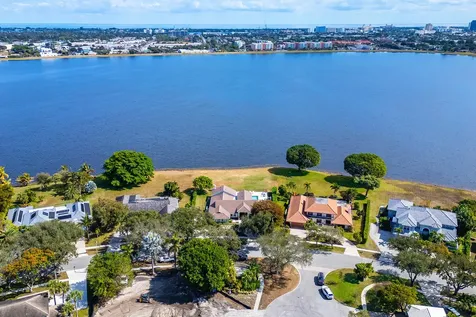 2308 Embassy Drive West Palm Beach FL 33401