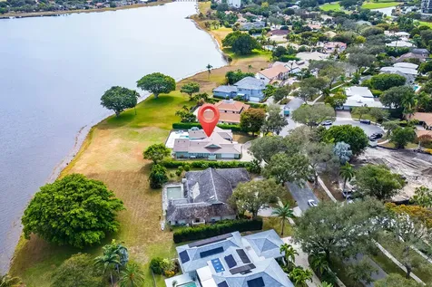 2308 Embassy Drive West Palm Beach FL 33401
