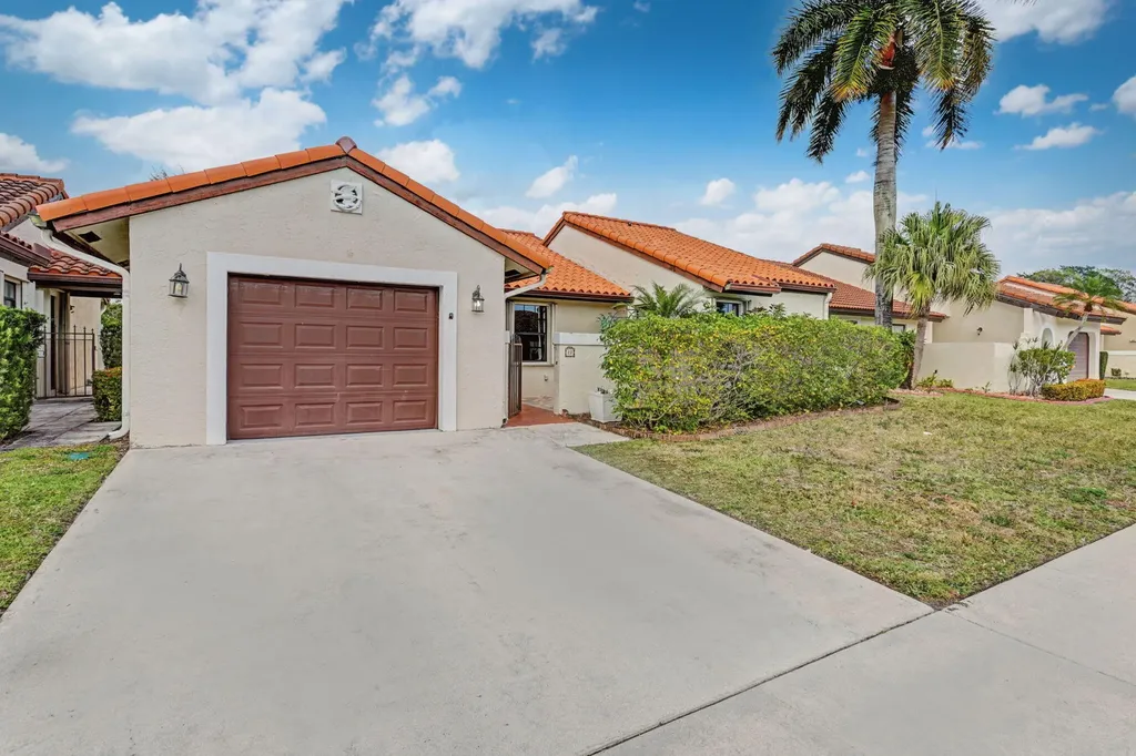 17 Columbia Court Deerfield Beach FL 33442