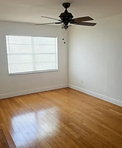 492 NW 165th Street Road Miami FL 33169