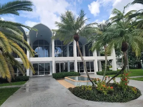 492 NW 165th Street Road Miami FL 33169