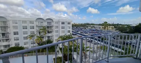 492 NW 165th Street Road Miami FL 33169