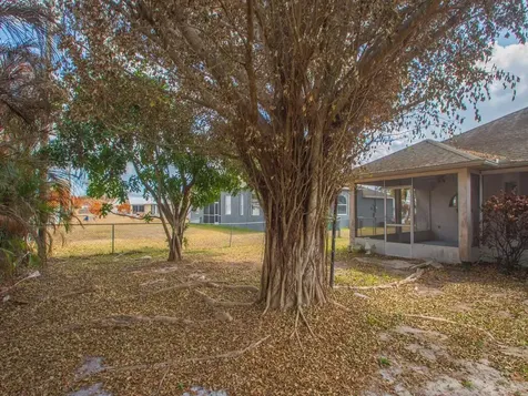 5718 Nw North Macedo Boulevard Port Saint Lucie FL 34983