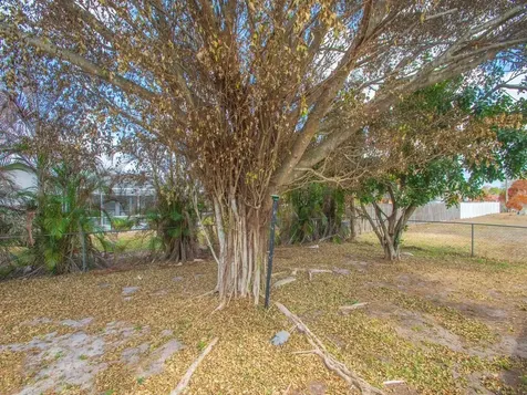 5718 Nw North Macedo Boulevard Port Saint Lucie FL 34983