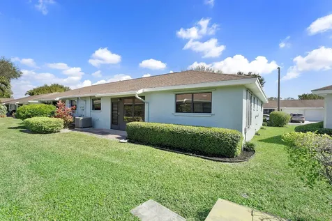 9860 Pecan Tree Drive Boynton Beach FL 33436
