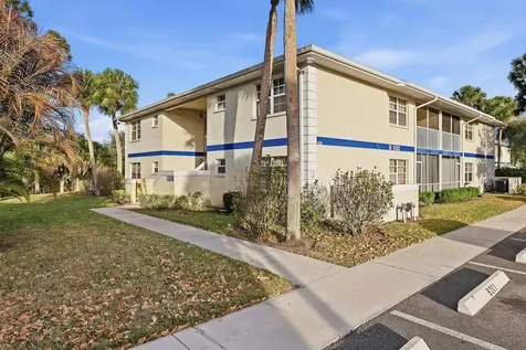 1502 SE Royal Green Circle Port Saint Lucie FL 34952
