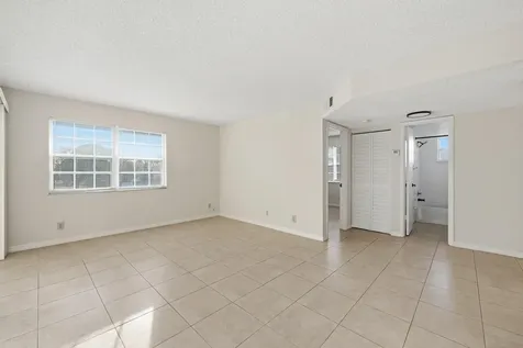 1502 SE Royal Green Circle Port Saint Lucie FL 34952