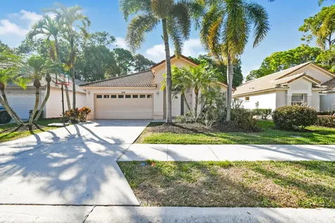 409 Woodview Circle Palm Beach Gardens FL 33418