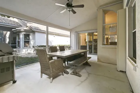 409 Woodview Circle Palm Beach Gardens FL 33418