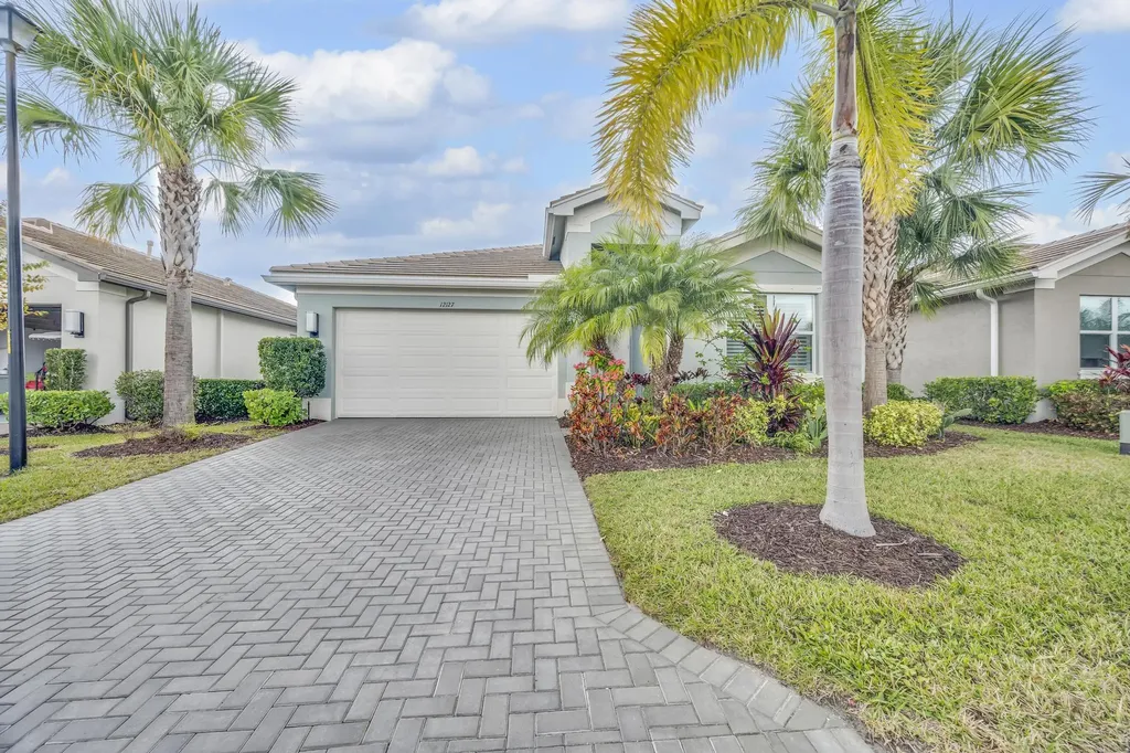 12127 Sw Jasper Lake Way Port Saint Lucie FL 34987