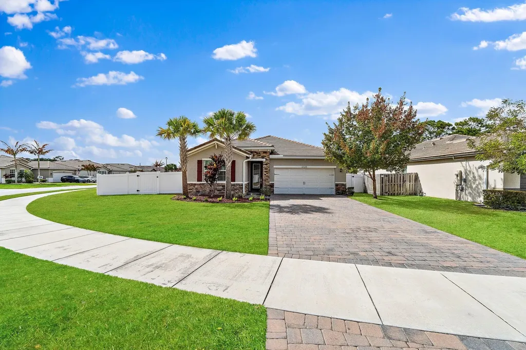 2325 Sw Strawberry Terrace Palm City FL 34990
