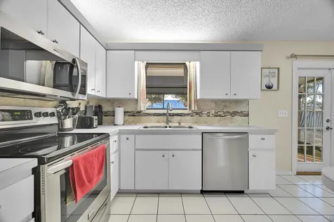 626 Sw Cynthia Street Port Saint Lucie FL 34983