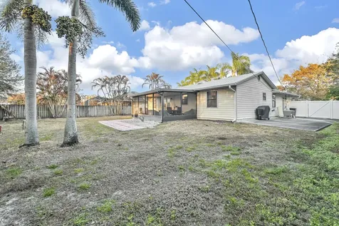 626 Sw Cynthia Street Port Saint Lucie FL 34983