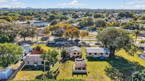 411 Columbus Parkway Hollywood FL 33021