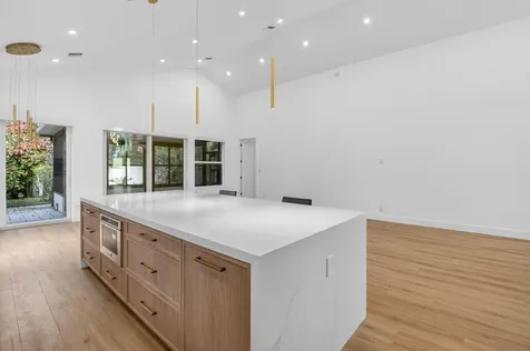 5537 NW 21st Way Boca Raton FL 33496