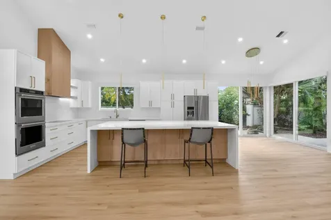 5537 NW 21st Way Boca Raton FL 33496