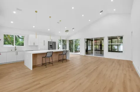 5537 NW 21st Way Boca Raton FL 33496