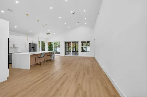 5537 NW 21st Way Boca Raton FL 33496