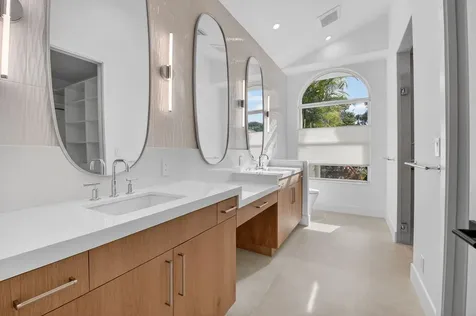5537 NW 21st Way Boca Raton FL 33496
