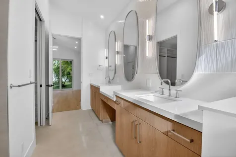 5537 NW 21st Way Boca Raton FL 33496