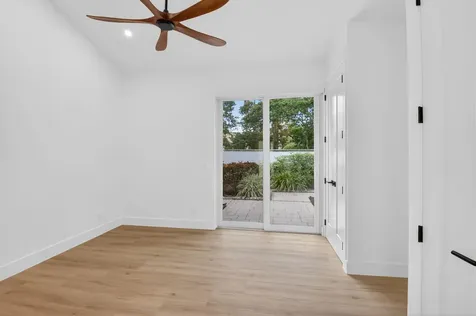 5537 NW 21st Way Boca Raton FL 33496