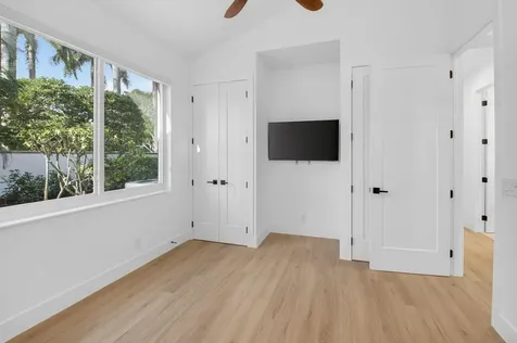 5537 NW 21st Way Boca Raton FL 33496
