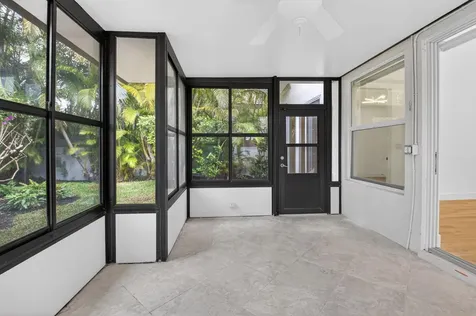 5537 NW 21st Way Boca Raton FL 33496