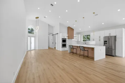 5537 NW 21st Way Boca Raton FL 33496