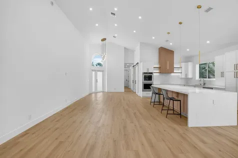5537 NW 21st Way Boca Raton FL 33496