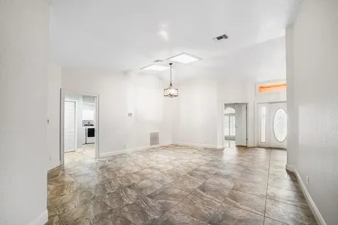 2500 Lake Josephine Drive Sebring FL 33875