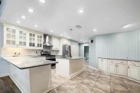 2500 Lake Josephine Drive Sebring FL 33875