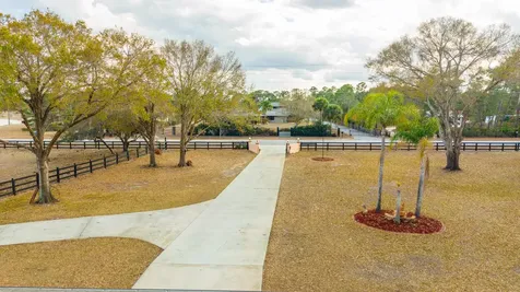 2500 Lake Josephine Drive Sebring FL 33875