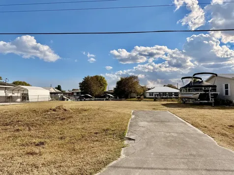 2024 SE 34th Lane Okeechobee FL 34974