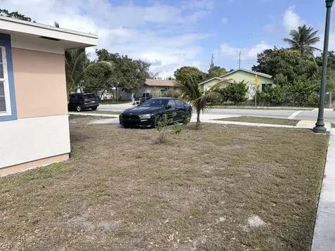 213 SE 9th Street Delray Beach FL 33483