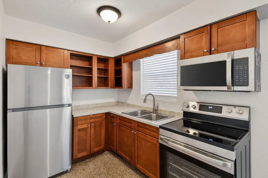 58 W 27th Street Riviera Beach FL 33404