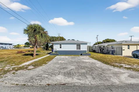 58 W 27th Street Riviera Beach FL 33404