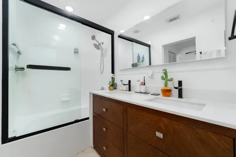 21105 Nw 14th Place Miami Gardens FL 33169