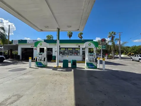 3198 S Dixie Highway Miami FL 33133